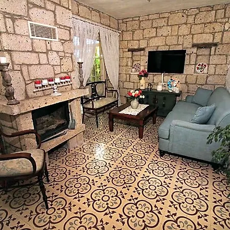 Kupina Hotel 2*