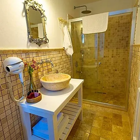 Hotel Kupina 2*