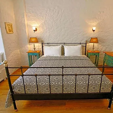 Hotel Kupina 2*