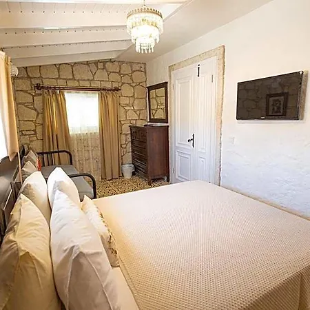 Hotel Kupina 2*