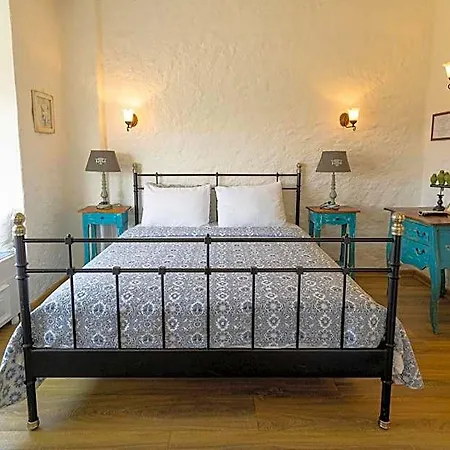 Hotel Kupina 2*