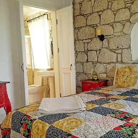Hotel Kupina 2*
