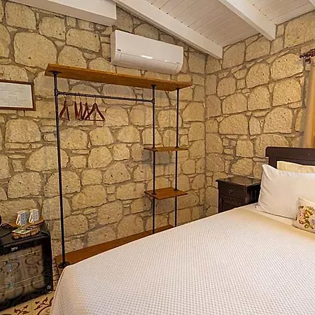 Hotel Kupina 2*